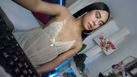 Snapshot of urasians_cummer chatting on 03/05/25, 10:00 Pau online show from 03/05/25, 10:00