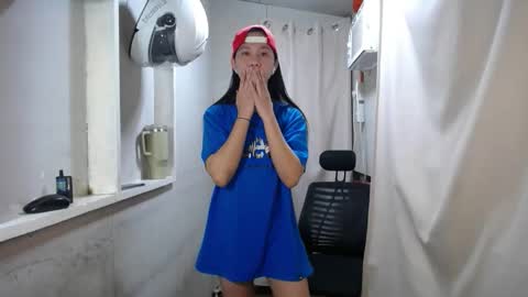 Erika online show from 11/11/25, 06:08