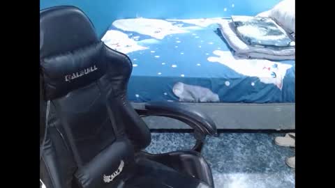 Snapshot of urasianyummyliciousxxx chatting on 10/15/25, 02:06 Yamyam hinlayagan online show from 10/15/25, 02:06