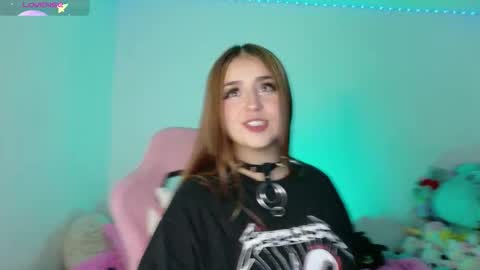 Snapshot of urbaby6irl chatting on 11/16/25, 03:01 Danielle online show from 11/16/25, 03:01