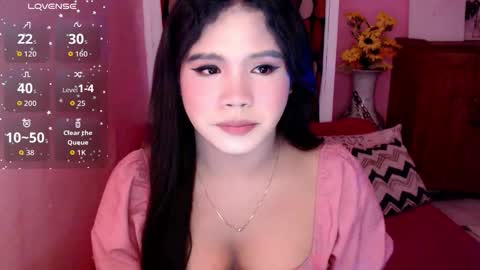 Snapshot of urbabysofia0305 chatting on 11/17/25, 05:41 Sofia online show from 11/17/25, 05:41