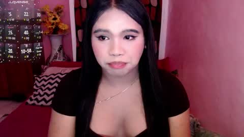 Snapshot of urbabysofia0305 chatting on 11/23/25, 10:09 Sofia online show from 11/23/25, 10:09