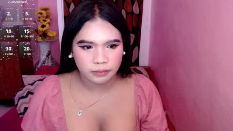 Snapshot of urbabysofia0305 chatting on 11/27/25, 01:07 Sofia online show from 11/27/25, 01:07