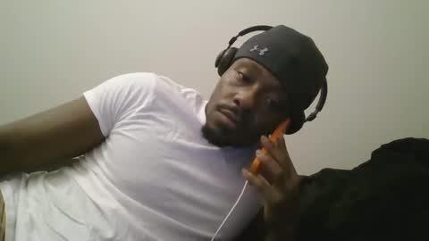 Snapshot of urbandicc214 chatting on 03/08/25, 01:39 UrbanDicc online show from 03/08/25, 01:39
