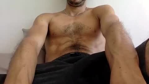 Snapshot of urbestbigdick chatting on 11/19/25, 05:57 urbestbigdick online show from 11/19/25, 05:57