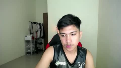 Snapshot of urcuteguy_jhonx chatting on 12/21/25, 05:31 Dannie online show from 12/21/25, 05:31