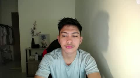 Snapshot of urcuteguy_jhonx chatting on 12/22/25, 11:18 Dannie online show from 12/22/25, 11:18