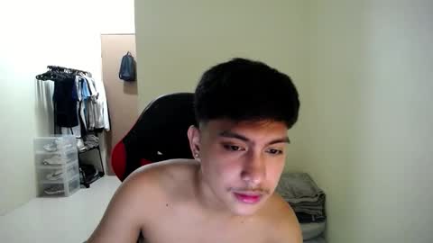 Snapshot of urcuteguy_jhonx chatting on 01/05/26, 05:27 Dannie online show from 01/05/26, 05:27