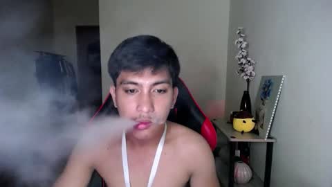 Snapshot of urcuteguy_jhonx chatting on 01/18/26, 03:27 Dannie online show from 01/18/26, 03:27