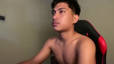 Snapshot of urcuteguy_jhonx chatting on 01/19/26, 05:44 Dannie online show from 01/19/26, 05:44