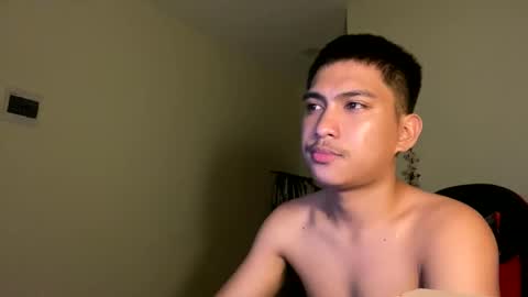 Snapshot of urcuteguy_jhonx chatting on 02/26/26, 04:28 Dannie online show from 02/26/26, 04:28