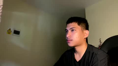 Snapshot of urcuteguy_jhonx chatting on 03/03/26, 04:18 Dannie online show from 03/03/26, 04:18