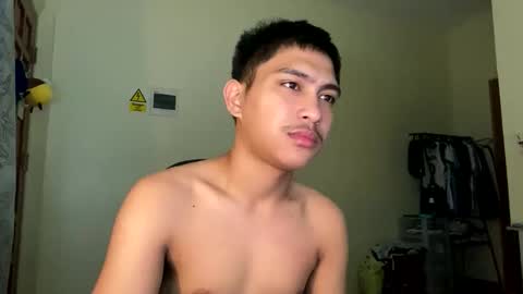 Snapshot of urcuteguy_jhonx chatting on 03/11/26, 08:42 Dannie online show from 03/11/26, 08:42