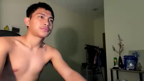 Snapshot of urcuteguy_jhonx chatting on 03/16/26, 02:39 Dannie online show from 03/16/26, 02:39