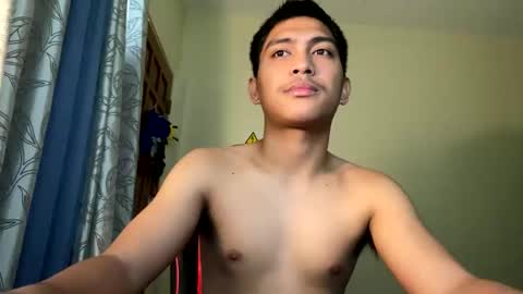 Snapshot of urcuteguy_jhonx chatting on 03/16/26, 05:44 Dannie online show from 03/16/26, 05:44