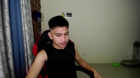 Snapshot of urcuteguy_jhonx chatting on 03/16/26, 07:18 Dannie online show from 03/16/26, 07:18