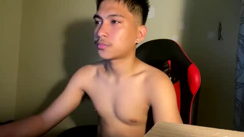 Snapshot of urcuteguy_jhonx chatting on 03/23/26, 08:40 Dannie online show from 03/23/26, 08:40