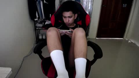 Snapshot of urcuteguy_jhonx chatting on 04/06/26, 04:46 Dannie online show from 04/06/26, 04:46