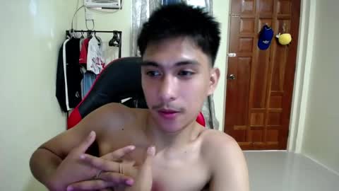 Snapshot of urcuteguy_jhonx chatting on 04/10/26, 03:34 Dannie online show from 04/10/26, 03:34