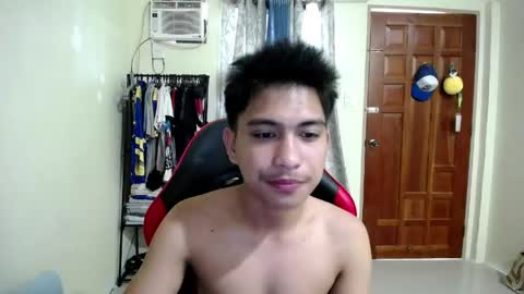 Snapshot of urcuteguy_jhonx chatting on 04/21/26, 02:15 Dannie online show from 04/21/26, 02:15