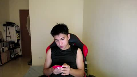 Snapshot of urcuteguy_jhonx chatting on 05/17/26, 08:34 Dannie online show from 05/17/26, 08:34