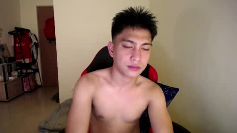 Snapshot of urcuteguy_jhonx chatting on 05/24/26, 04:01 Dannie online show from 05/24/26, 04:01