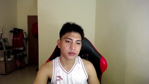 Snapshot of urcuteguy_jhonx chatting on 05/27/26, 12:46 Dannie online show from 05/27/26, 12:46