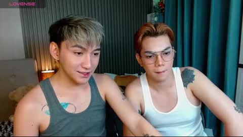 rose and khristine online show from 11/04/25, 07:46