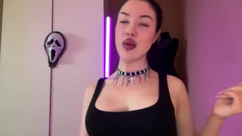 Margo online show from 10/31/25, 07:20