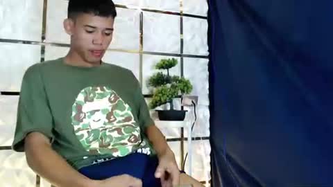 Snapshot of urdreamboy_clarin chatting on 12/21/25, 10:17 urdreamboy_clarin online show from 12/21/25, 10:17
