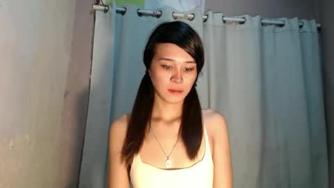 Snapshot of urdreamgirl_stephanie chatting on 06/09/26, 12:28 stephanie online show from 06/09/26, 12:28
