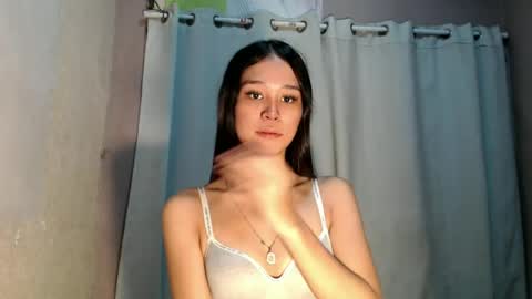 Snapshot of urdreamgirl_stephanie chatting on 06/17/26, 10:17 stephanie online show from 06/17/26, 10:17