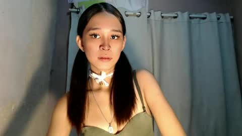 Snapshot of urdreamgirl_stephanie chatting on 06/18/26, 10:30 stephanie online show from 06/18/26, 10:30