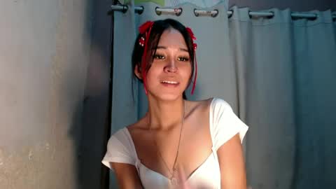 Snapshot of urdreamgirl_stephanie chatting on 06/26/26, 11:03 stephanie online show from 06/26/26, 11:03