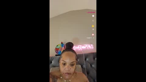 urfaveriri online show from 11/21/25, 01:54