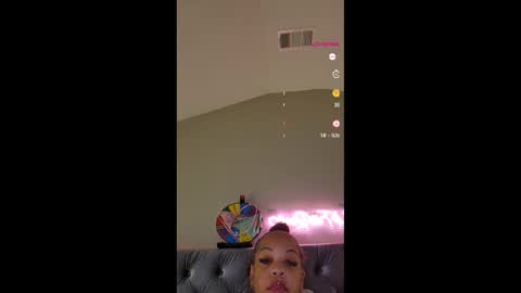 urfaveriri online show from 12/05/25, 10:24