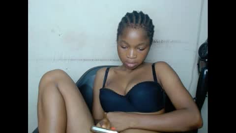 urflirtydoll online show from 02/25/25, 05:19
