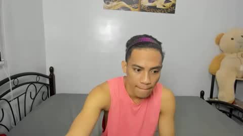 Snapshot of urfucker_vinz chatting on 02/05/26, 12:32 urfucker_vinz online show from 02/05/26, 12:32