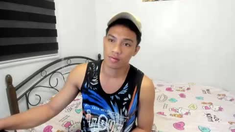 urfucker_vinz online show from 06/22/26, 12:24