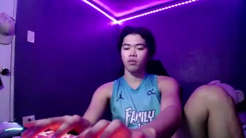 Snapshot of urfuckinghighness chatting on 10/19/25, 02:45 ask me online show from 10/19/25, 02:45