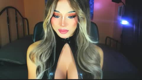 My bella 3 online show from 11/17/25, 11:49