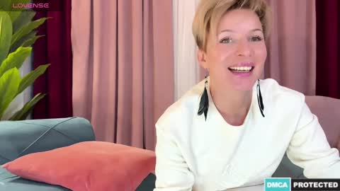 Jenny online show from 12/14/24, 07:25
