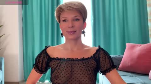 Snapshot of urgoddessjenny chatting on 10/04/25, 10:24 Jenny online show from 10/04/25, 10:24