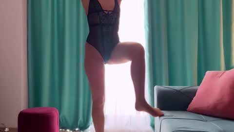 Snapshot of urgoddessjenny chatting on 10/09/25, 11:30 Jenny online show from 10/09/25, 11:30