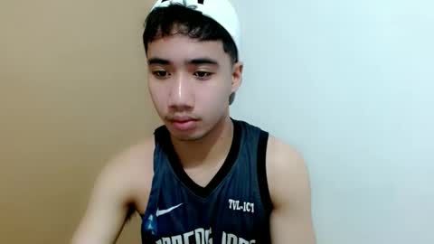 Snapshot of urguy_habibi chatting on 03/29/26, 02:44 Bib online show from 03/29/26, 02:44