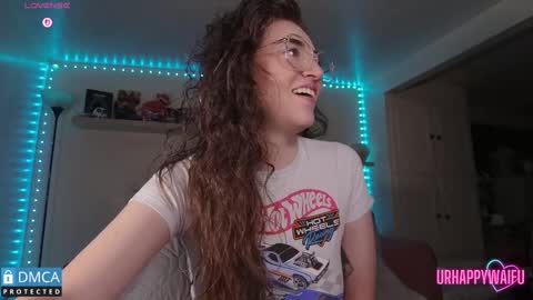 Snapshot of urhappywaifu chatting on 09/30/25, 12:04 kae online show from 09/30/25, 12:04