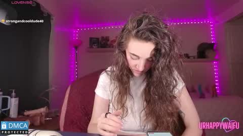 Snapshot of urhappywaifu chatting on 10/22/25, 12:22 kae online show from 10/22/25, 12:22