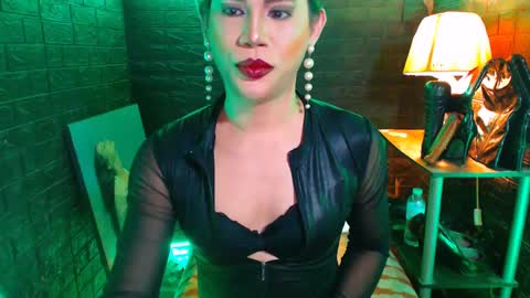 Snapshot of urhardcockqueenxxx chatting on 12/20/24, 04:25 queen norelle online show from 12/20/24, 04:25