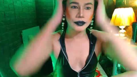 queen norelle online show from 11/16/25, 07:41