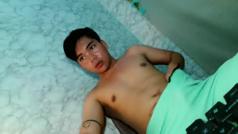 Snapshot of urhot_kharlxoxo chatting on 05/07/26, 07:58 john carlo online show from 05/07/26, 07:58